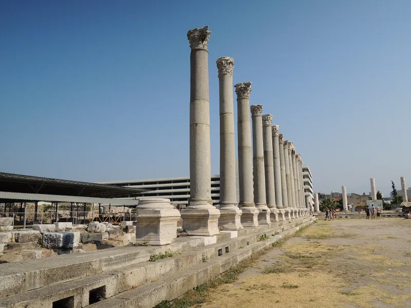 Agora ve Smyrně (İzmir Agorası): průvodce po antickém Izmiru