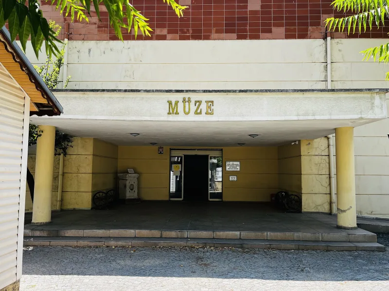 Muzeum v Akhisaru (Akhisar Müzesi): průvodce expozicí a návštěvou