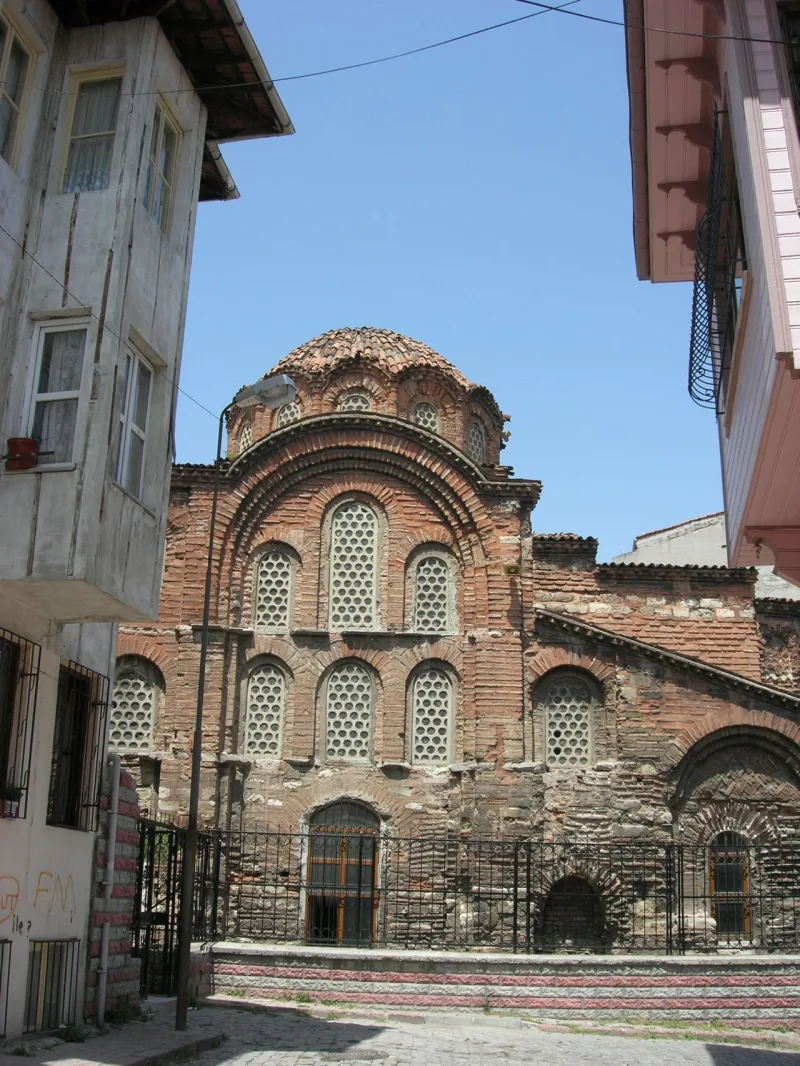 Minaret mešity Eski İmaret (Eski İmaret Camii) – průvodce po Istanbulu