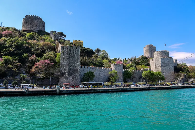 Rumeli Hisar – pevnost Mehmeda II. u Bosporu v Istanbulu