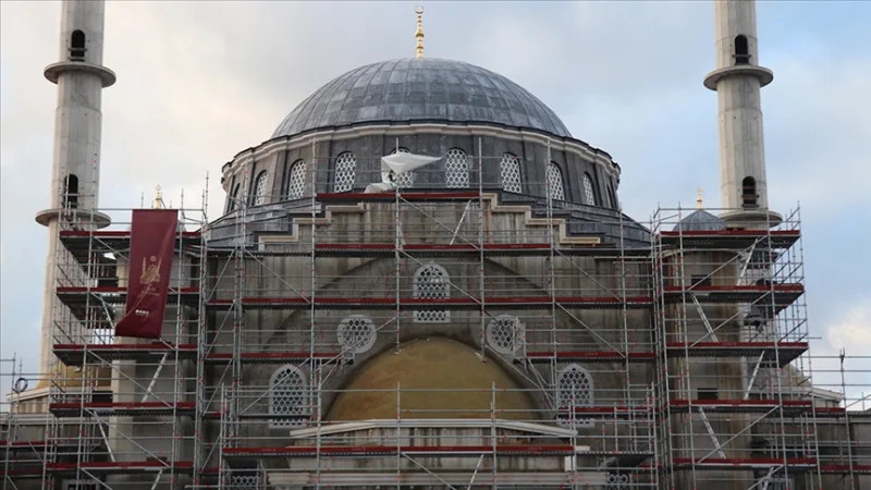 Se abre una investigación sobre las llamadas telefónicas amenazadoras a la mezquita de Eyüp Sultan en Francia