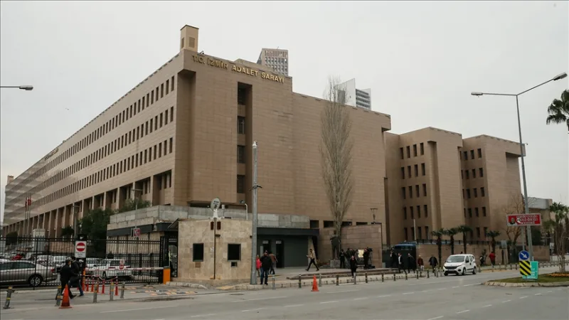 Remitidos a los tribunales los 22 sospechosos detenidos en Esmirna en una investigación 