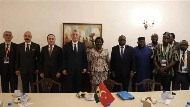 Minister Bolat führte im Rahmen der 14. Ministerkonferenz der Welthandelsorganisation bilaterale Gespräche