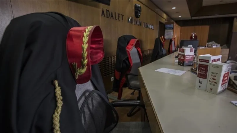 W sprawie dotyczącej „organizacji przestępczej Imamoğlu działającej w celach zarobkowych” zwolniono 18 oskarżonych