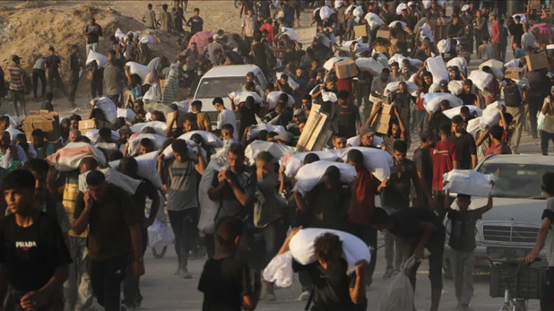 L'ONU a annoncé que le passage de Zikim avait été rouvert après 40 jours afin de permettre l'acheminement de l'aide à Gaza