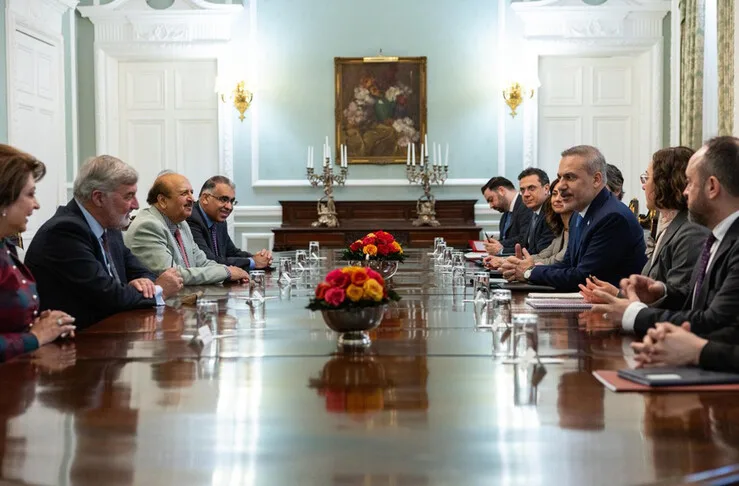 Fidan külügyminiszter az Egyesült Királyságban találkozott a Lordok Házának és az Alsóház tagjaival