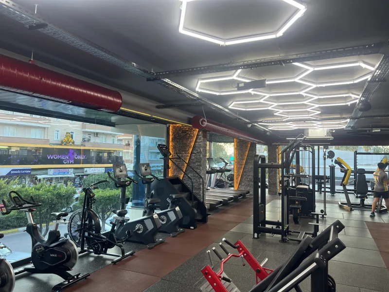 Black Bull Pro GYM — Спортзал в Аланье: Онлайн-заказ, цены и отзывы